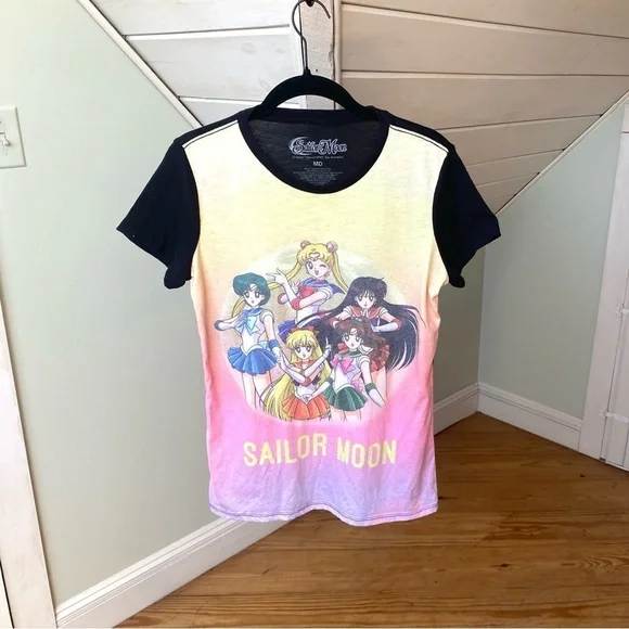 Sailor Moon Graphic T-Shirt Medium - Picture 9 of 9
